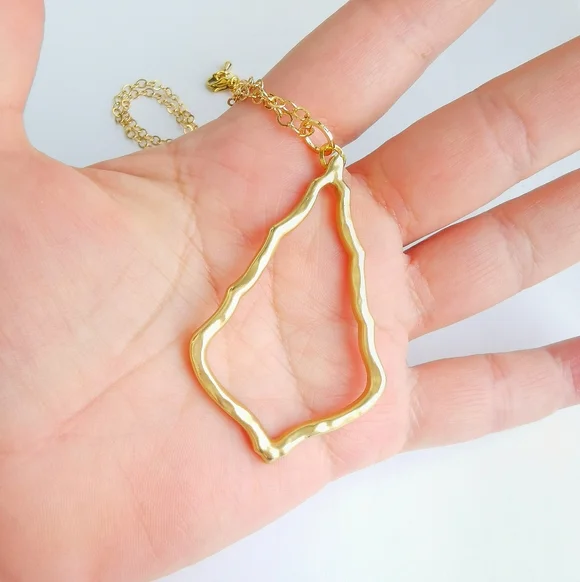 Vintage 70s  Pendant Necklace Gold Tone - Picture 5 of 8